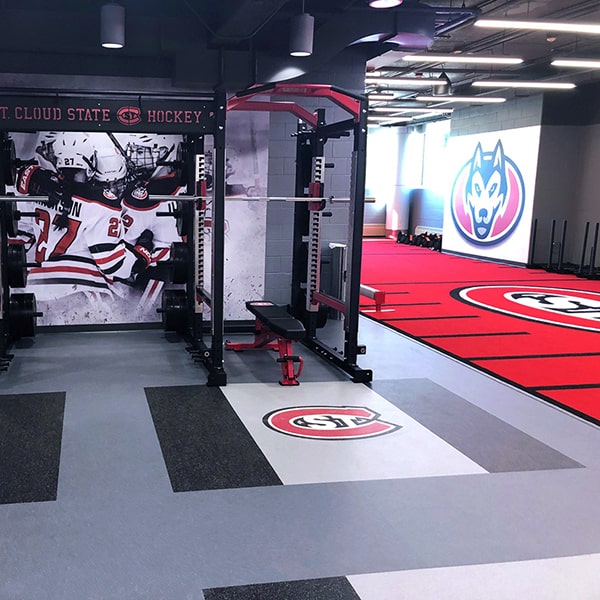 https://www.kieferusa.com/wp-content/uploads/2021/06/St.Cloud-State-U_indoor-turf.jpg